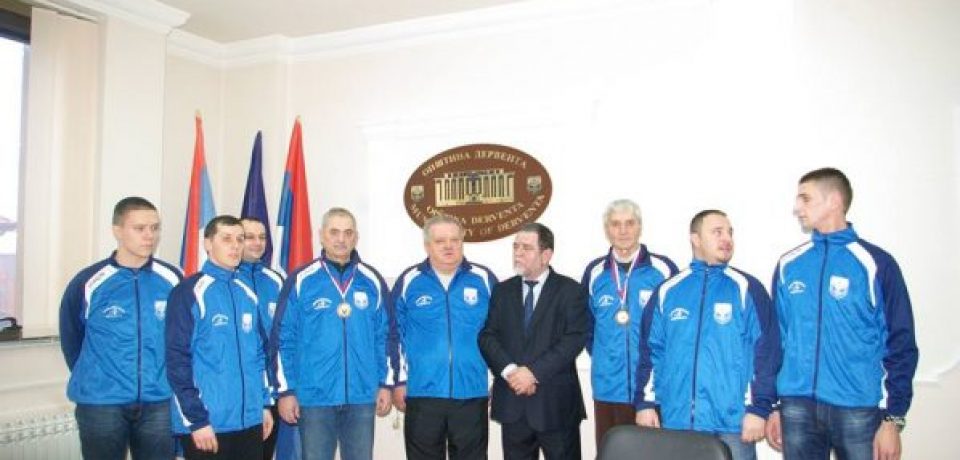 ДЕРВЕНТИ ПРВИ БОДОВИ!